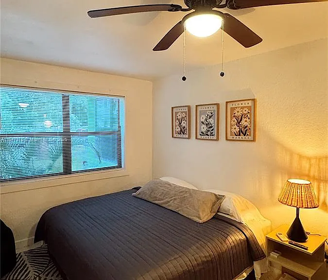 460 NW 109th St #STUDIO — Photo 1