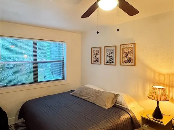 460 NW 109th St, Miami, FL 33168