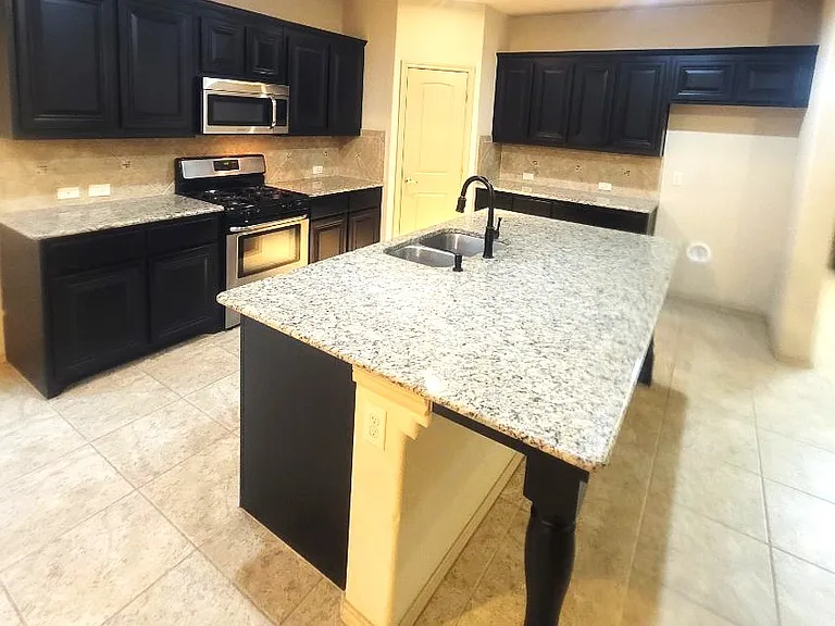 15628 Carlton Oaks Dr — Photo 7