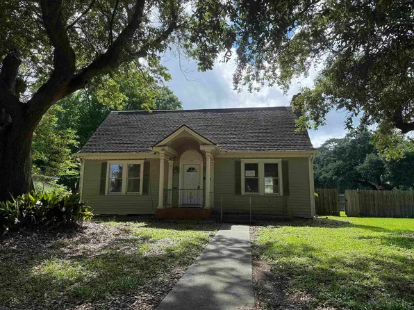4545 Hollywood Dr, Port Arthur, TX 77642