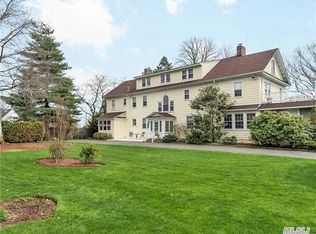 955 Madison St, Woodmere, NY 11598