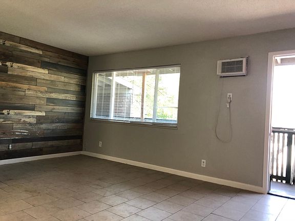 3rd image of 446 E Acacia St APT 2