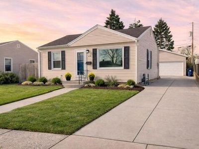 2520 E Crescent STREET, Racine, WI, 53403