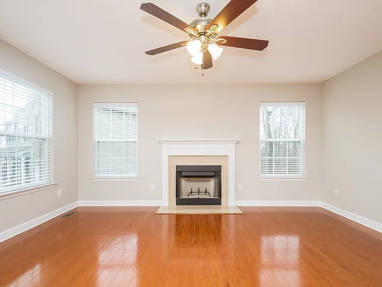 904 Summercrest Cv — Photo 2