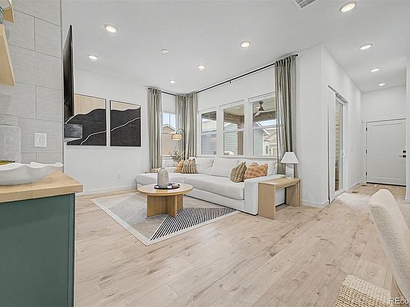 4th image of 14232 Currant Street