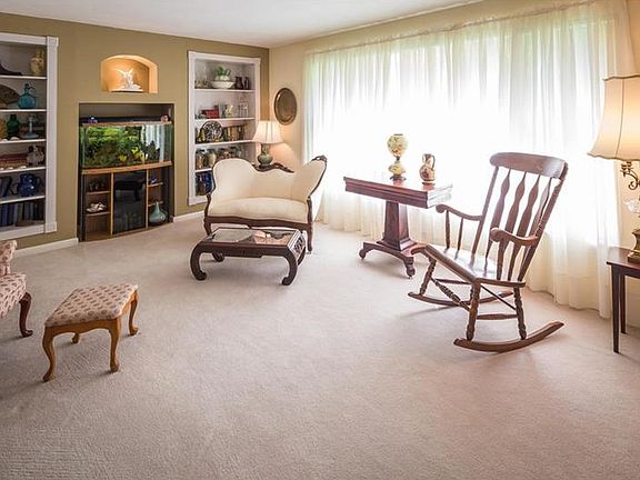 5th image of 2432 Summerlin Dr