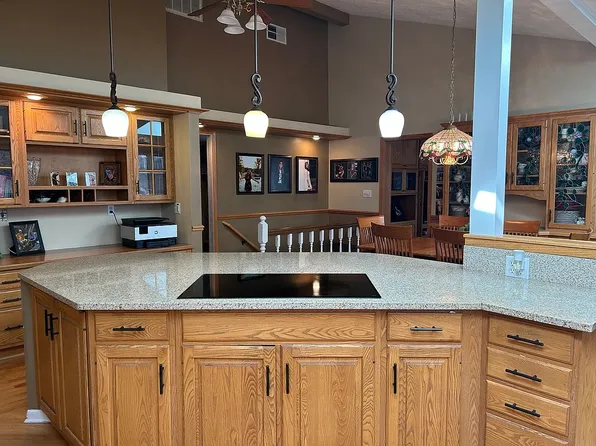 4412 Manor Cir, Sioux City, IA 51104