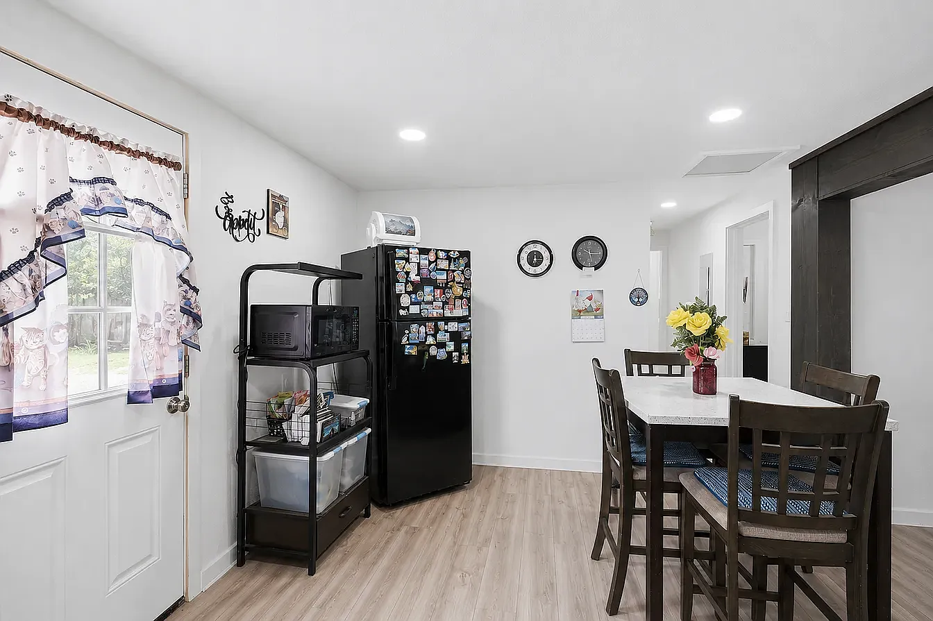 3 bed, 1041 sqft, $1,785 — Photo 4