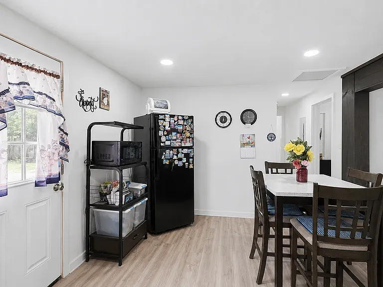 1034 Eldorado St — Photo 4