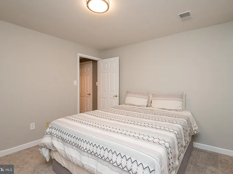 5920 Maplewood Park Pl — Photo 22