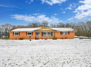 182 Archery Club Rd, New Ringgold, PA 17960