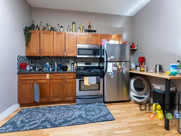 128 Manhattan Avenue image 1 of 14