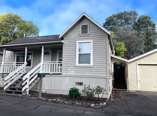 519 Center St APT A, Healdsburg, CA 95448