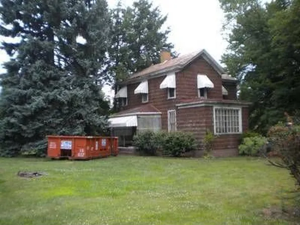 411 Darlington Rd, Beaver Falls, PA 15010