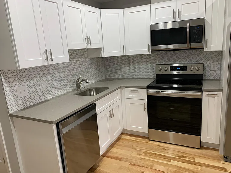 133 N 3rd St #3F — Photo 9