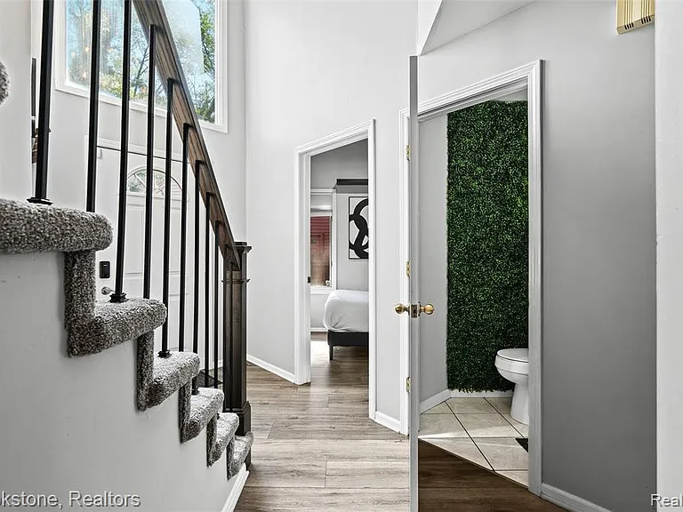 400 La Plaza Ct — Photo 7