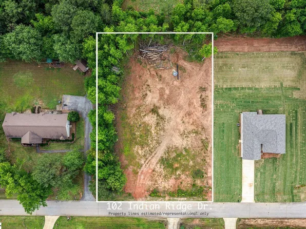 102 Indian Ridge Dr, Laurens, SC 29360