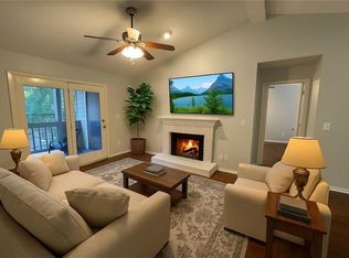 528 Warm Springs Cir, Roswell, GA 30075