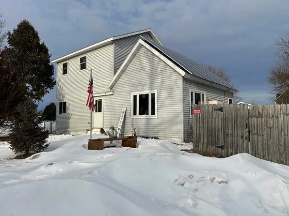 245 Blaine St, Almond, WI 54909