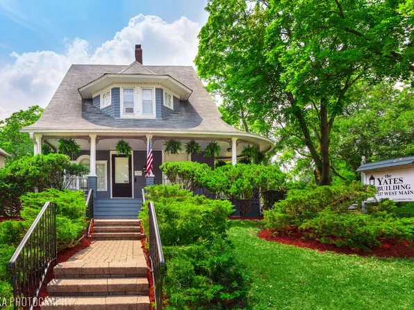 217 W Main St, West Dundee, IL 60118