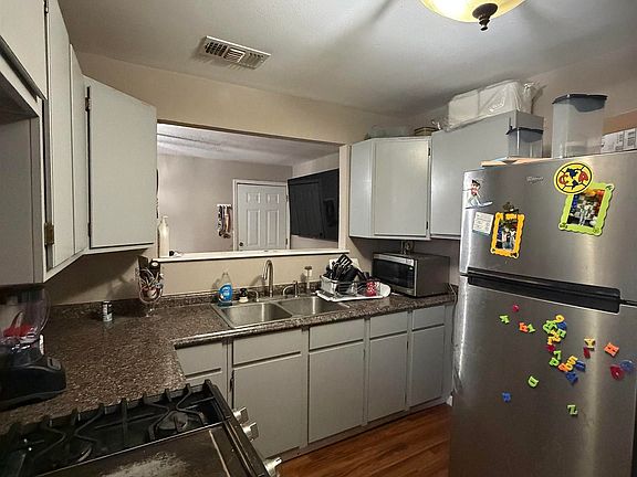 5th image of 400 W Midwest St