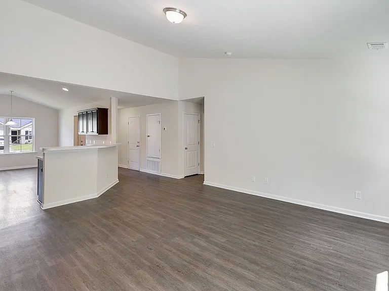 190 Brampton Ave — Photo 12