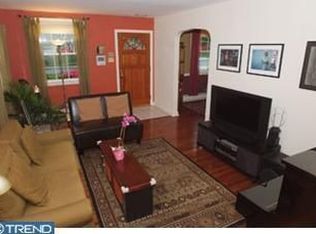 221 Ivy Rock Ln, Havertown, PA 19083