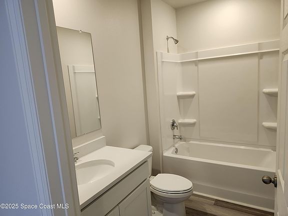 2nd image of 450 Awin Cir SE #450