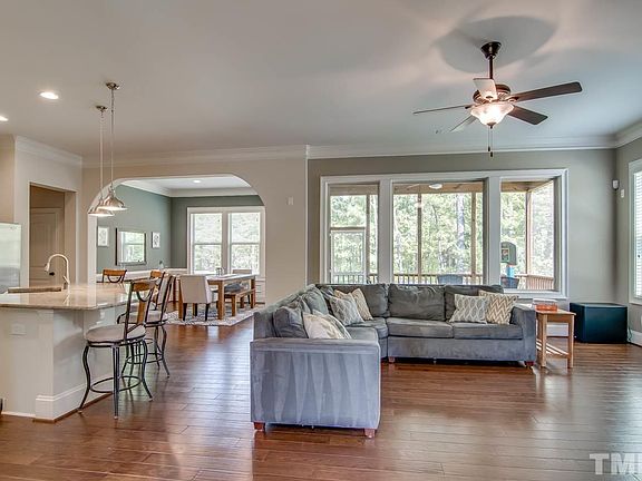 5th image of 819 Clausun Dr