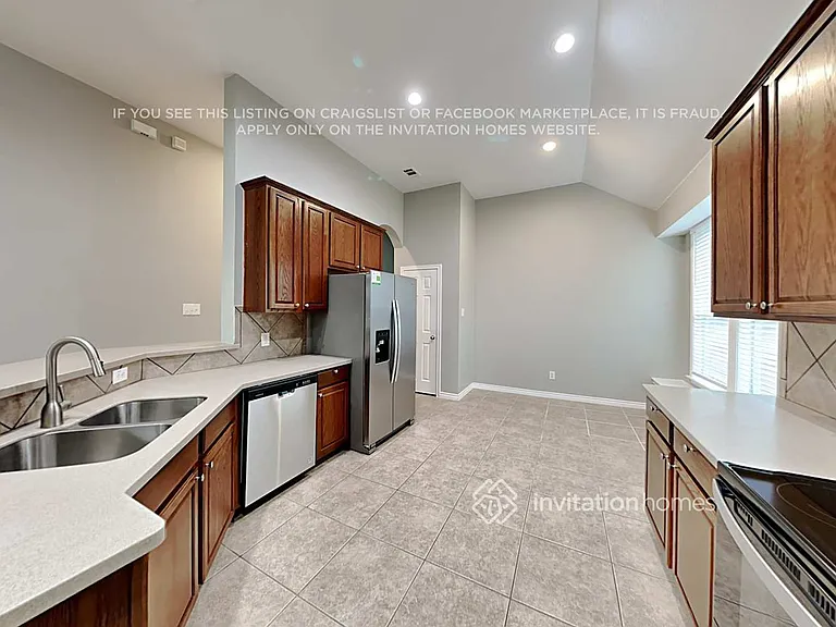 5505 Millers Creek Dr — Photo 8