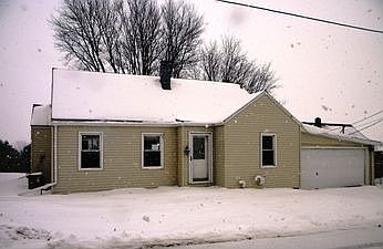 1st image of 2092 Oak Ln
