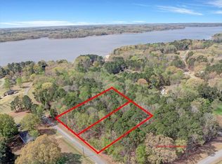 62 Wellington Dr, Clarksville, VA