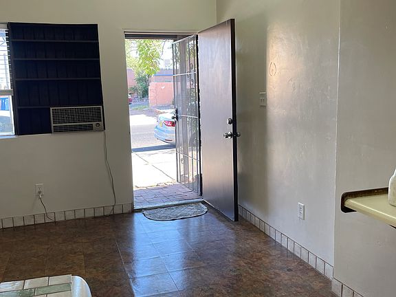 5th image of 2620 Garfield Ave SE