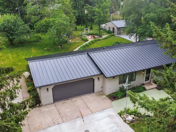 N1544 Poeppel Rd, Fort Atkinson, WI 53538