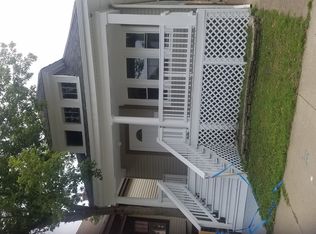 8455 S Burnham Ave, Chicago, IL 60617