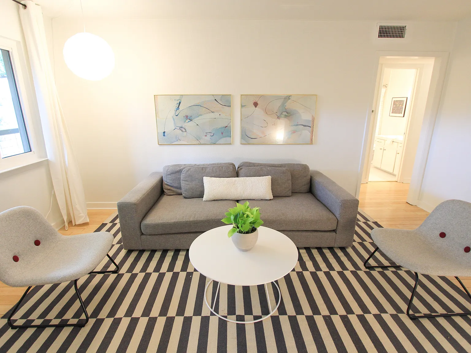 2303 Eastside Dr — Photo 2