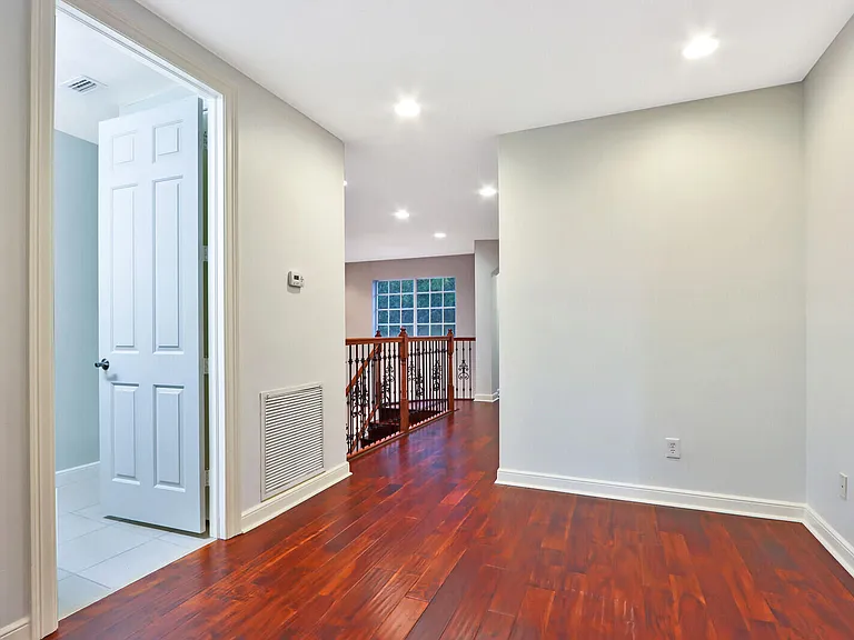 1904 Flower Dr — Photo 33