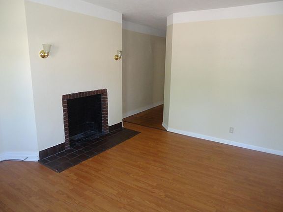 3rd image of 328 Elmwood Ave APT 1