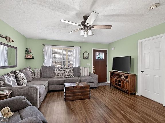 5th image of 41 Canter Ln