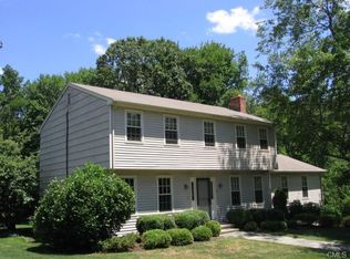 9 Kettle Creek Ln, Monroe, CT 06468