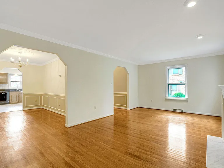 7975 Yancey Dr — Photo 4
