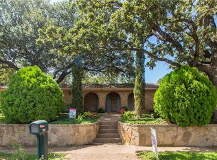 2100 Inverness Dr, Arlington, TX 76012