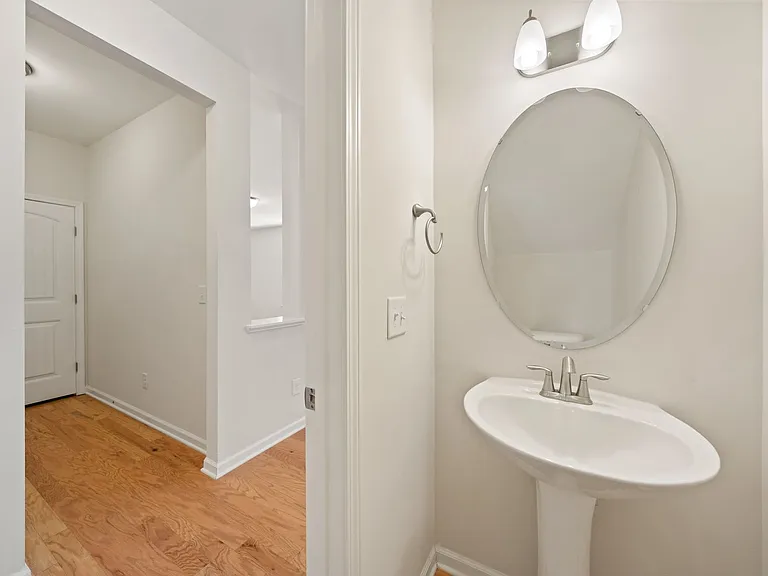 1404 San Antonio Blvd — Photo 7
