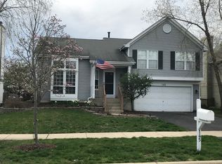 145 Churchill Ln, Aurora, IL