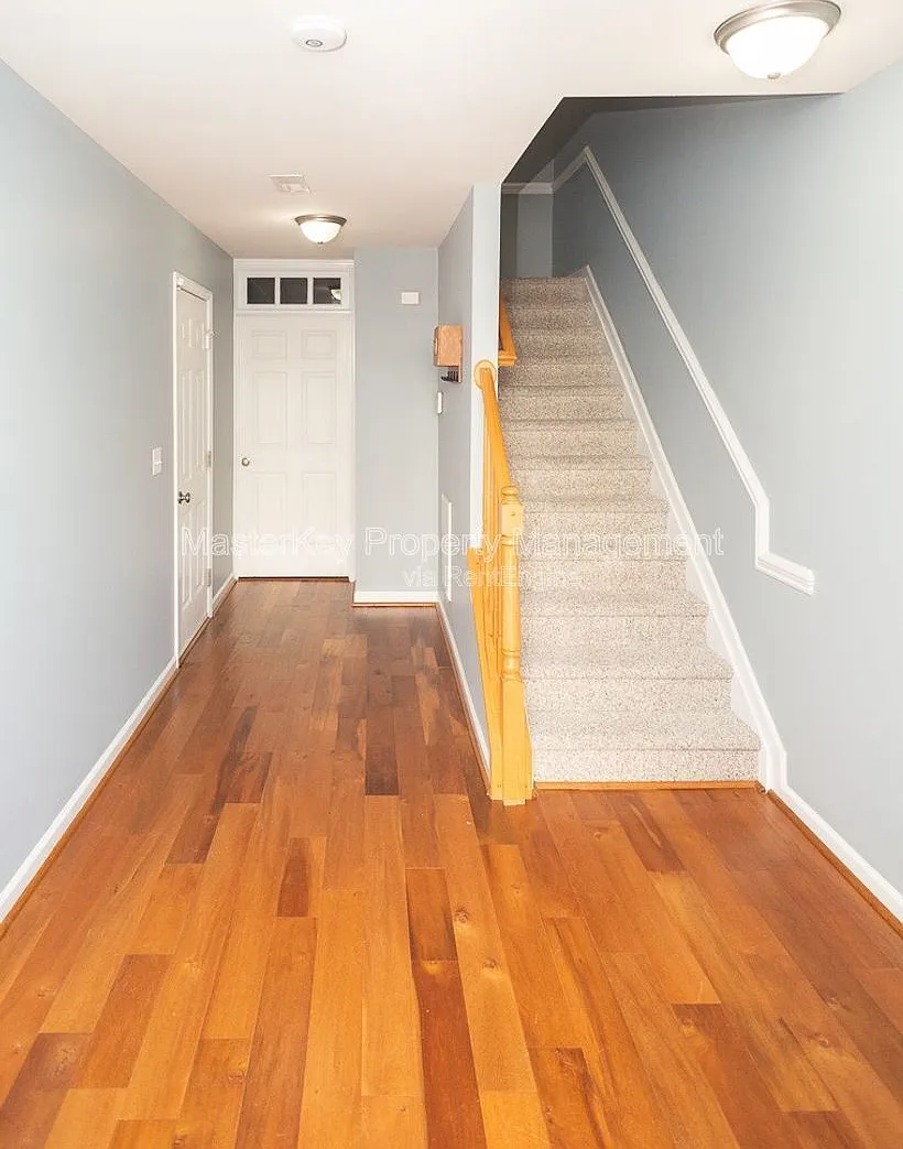 3 bed, 3.5 bath, 2275 sqft, $2,195 — Photo 2