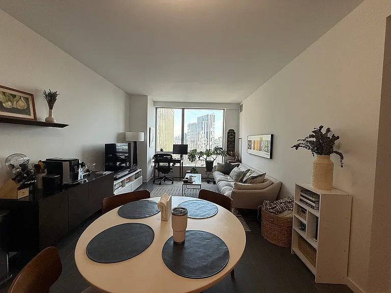 1 City Point #35D — Photo 1