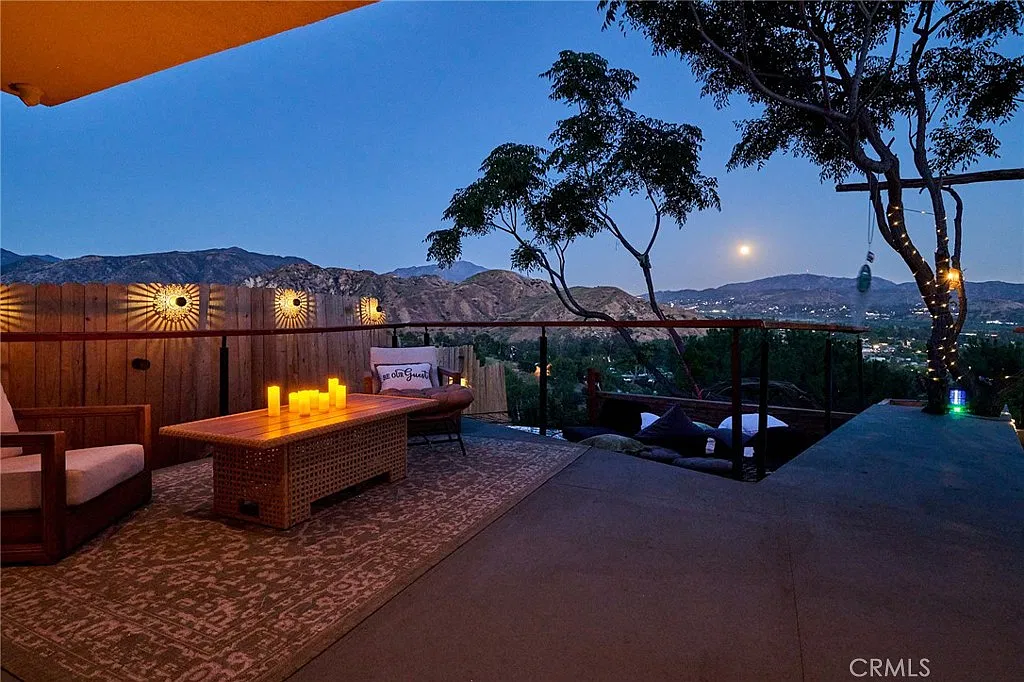 1 bed, 903 sqft, $5,555 — Photo 1