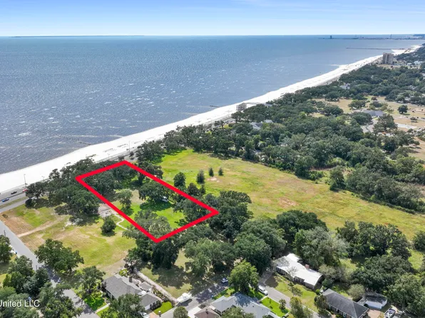 1914 Beach Dr #A, Gulfport, MS 39507