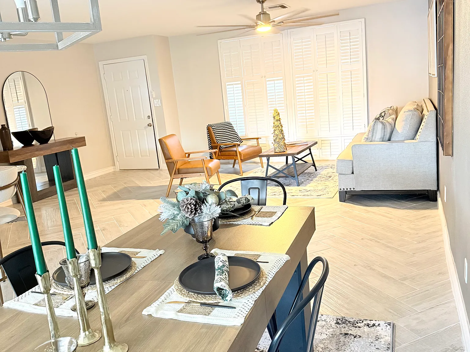 3 bed, 1900 sqft, $3,395 — Photo 3