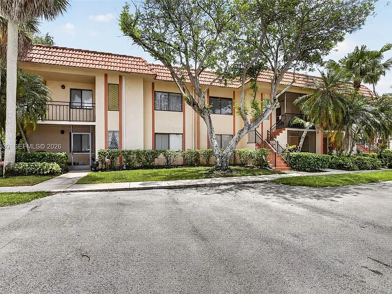 359 Lakeview Dr #102 — Photo 36
